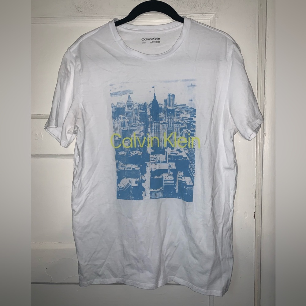 Calvin Klein‎ white graphic tee with blue skyline size small